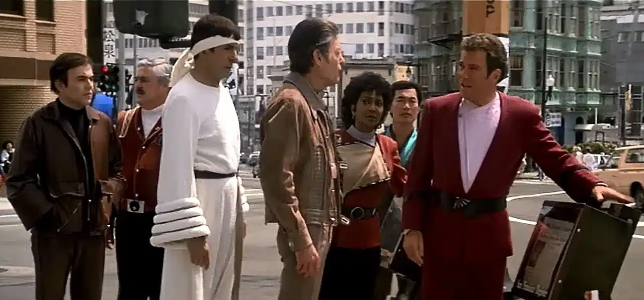 StarTrekIV_CrewOnStreet2 - Geek to Geek Media