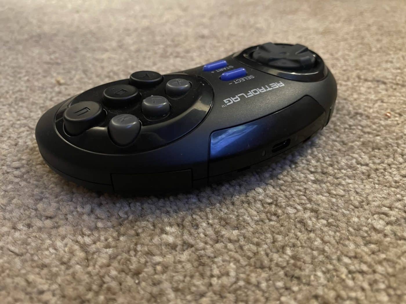 The retroflag classic 2. 4g controller-m is compact, but surprisingly comfortable.
